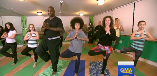 11-jarige jongste gecertificeerde yogaleraar ooit