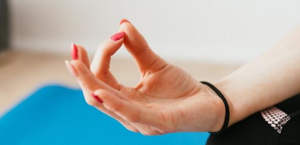 Mudra's handgebaren termen en begrippen yoga