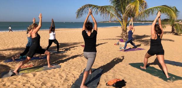 dagelijks yoga op het strand yoga retreat, yogavakantie, yogareis, yoga in Senegal, yoga in Afrika