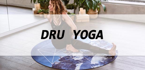 Wat is dru yoga eigenlijk, en waar helpt het bij? Yoga International zocht het uit!