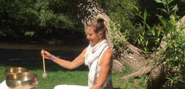 Ellen Koot Rhe-set yoga & klankschalen