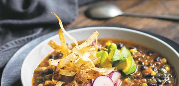 Sopa de Tortilla. Eat Vegan - Shannon Martinez en Mo Wyse Eat Vegan, Verassend, Veelzijdig, Veganistisch