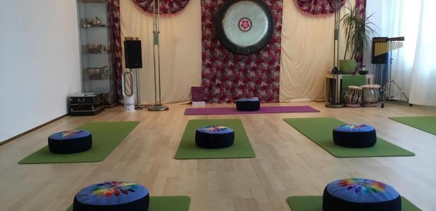 Yogastudio van Gurbatschan Singh gurbatschan singh kundalini yoga meditatie interview proefles