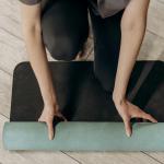 7 hulpmiddelen die van pas komen tijdens yoga